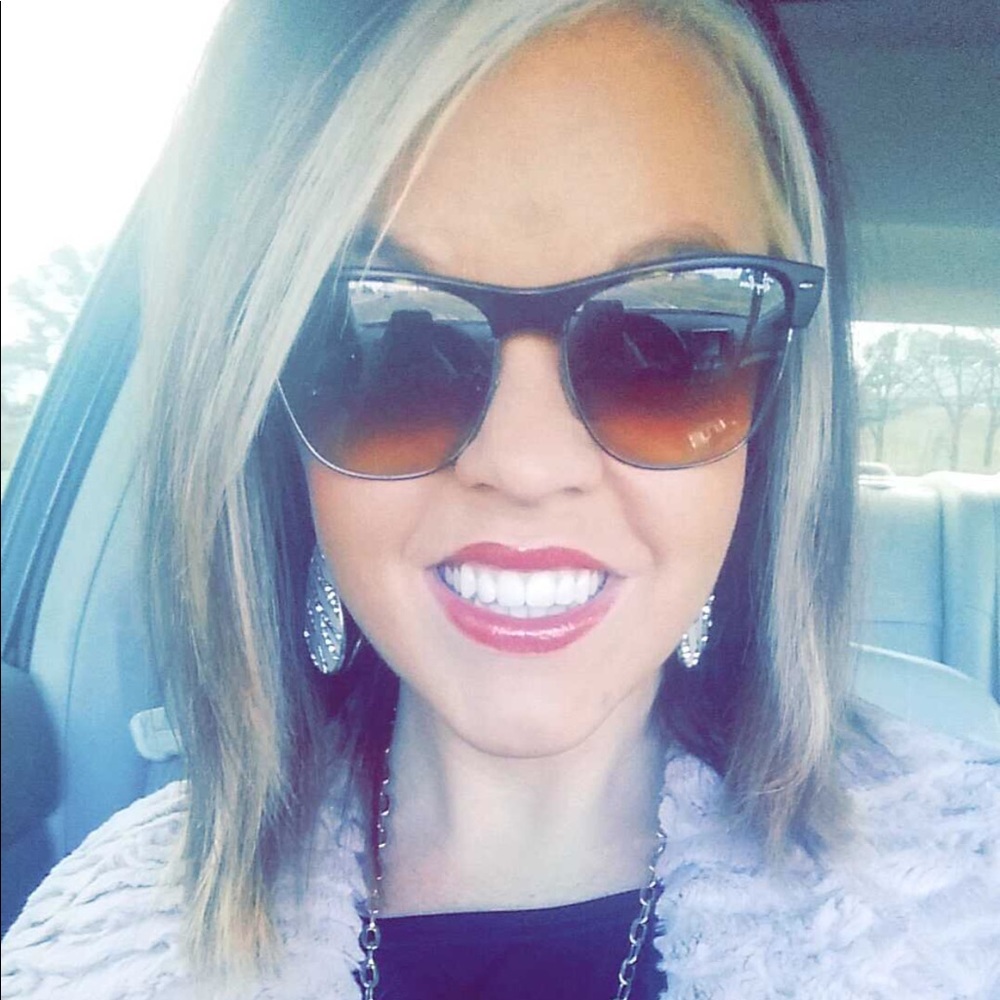 Meet your Posher, Kara